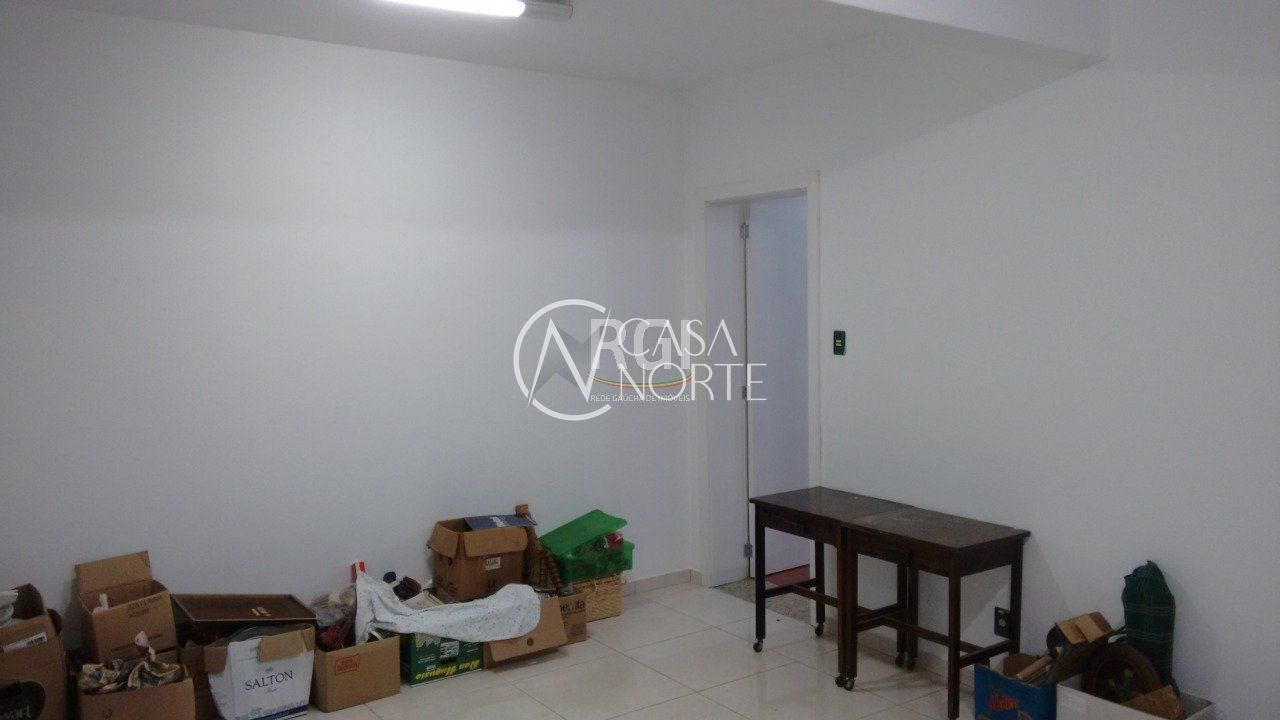 Casa à venda com 3 quartos, 363m², 1 suíte, 2 vagas, Rua Carlos Von Koseritz no bairro São João em Porto Alegre