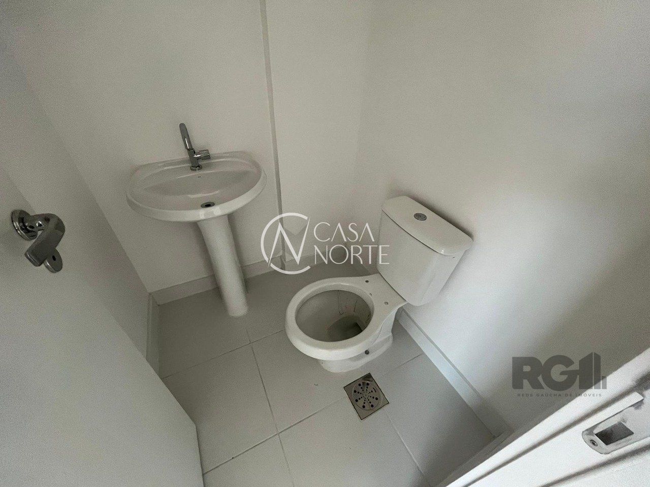 Sala Comercial à venda , 38m², Avenida Osvaldo Aranha no bairro Bom Fim em Porto Alegre