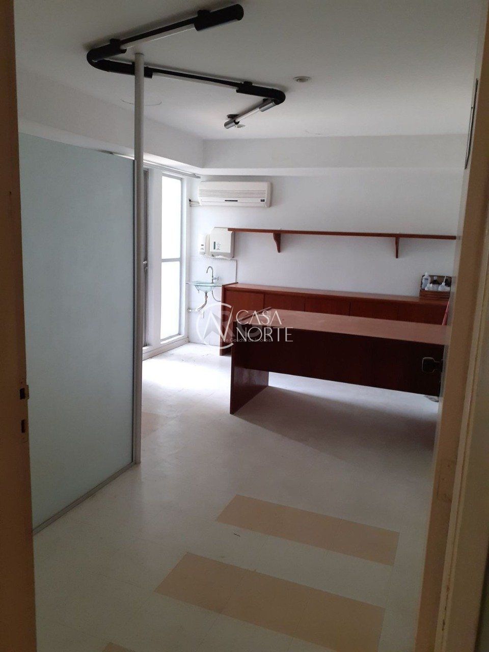 Sala Comercial à venda , 96m², Avenida Osvaldo Aranha no bairro Bom Fim em Porto Alegre