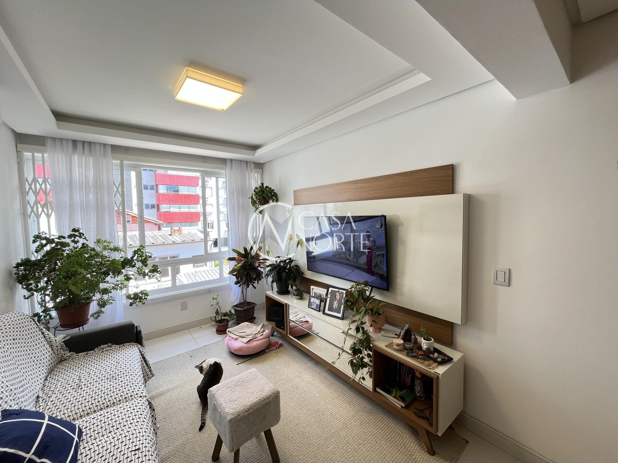 Apartamento à venda com 2 quartos, 65m², 1 suíte, 1 vaga, Rua Domingos Crescêncio no bairro Santana em Porto Alegre