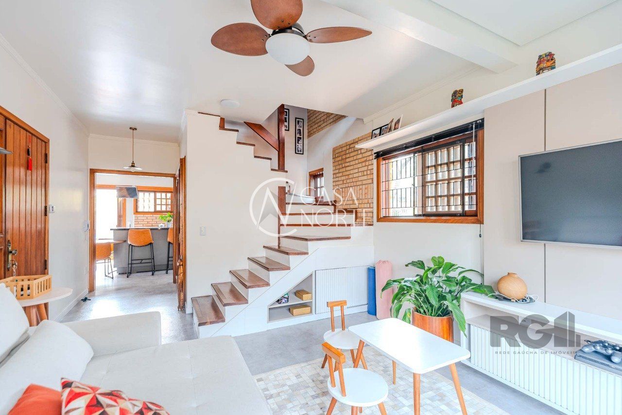 Casa de Condomínio à venda com 3 quartos, 220m², 1 suíte, 2 vagas, Rua João Mendes Ouriques no bairro Jardim Isabel em Porto Alegre