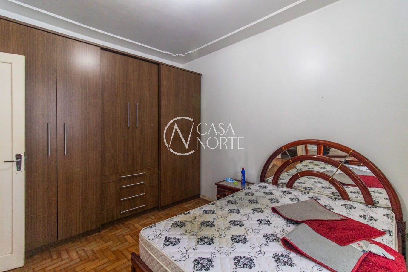 Apartamento à venda com 2 quartos, 77m², Rua Santana no bairro Farroupilha em Porto Alegre