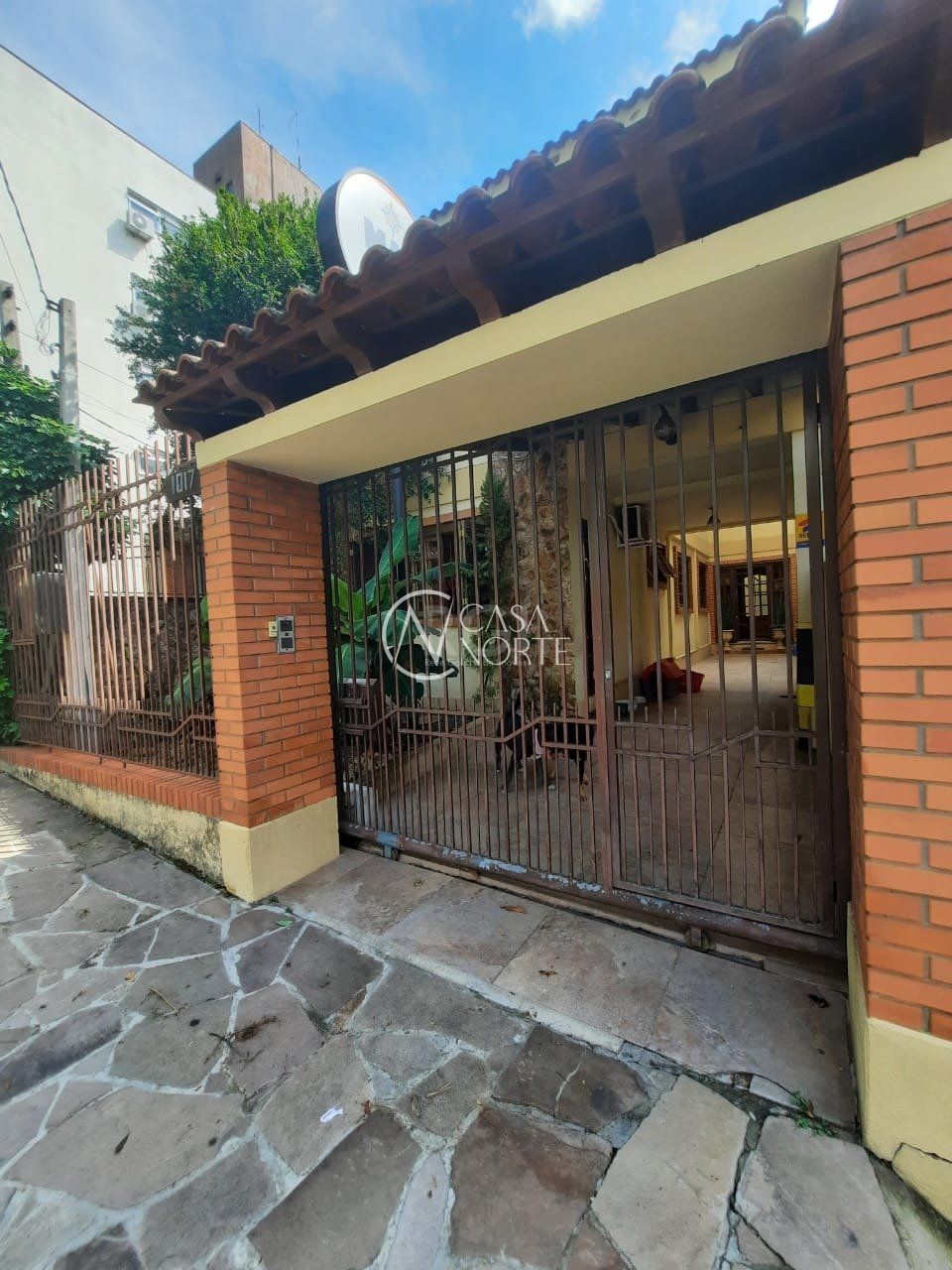 Casa à venda com 5 quartos, 347m², 2 suítes, 3 vagas, Rua Coronel Feijo no bairro São João em Porto Alegre