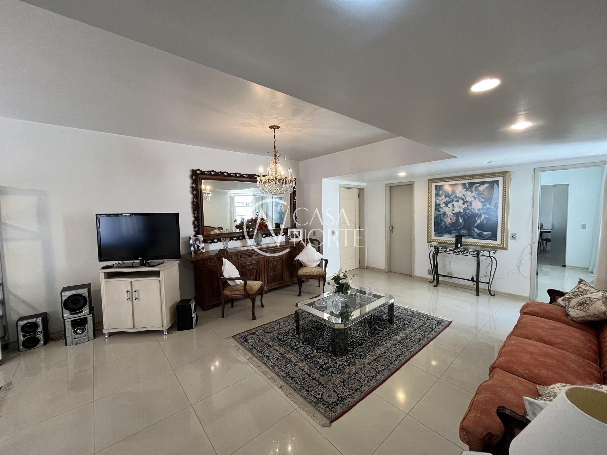 Apartamento à venda com 3 quartos, 190m², 1 suíte, 1 vaga, Rua Duque de Caxias no bairro Centro Histórico em Porto Alegre