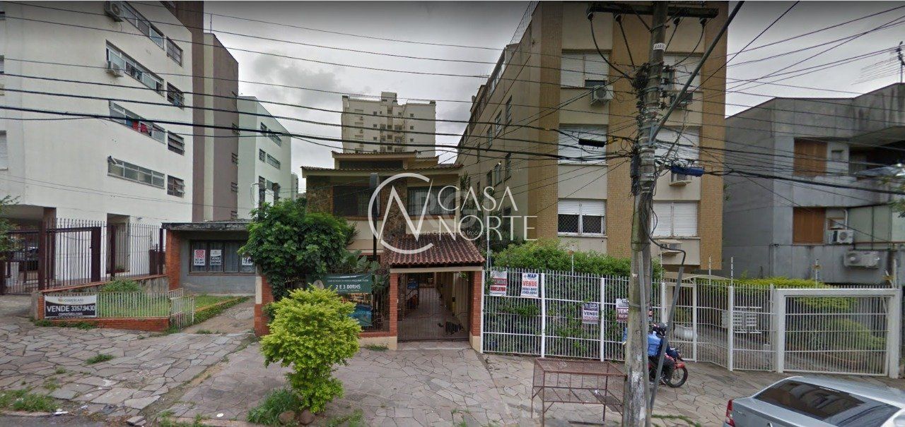 Casa à venda com 5 quartos, 347m², 2 suítes, 3 vagas, Rua Coronel Feijo no bairro São João em Porto Alegre