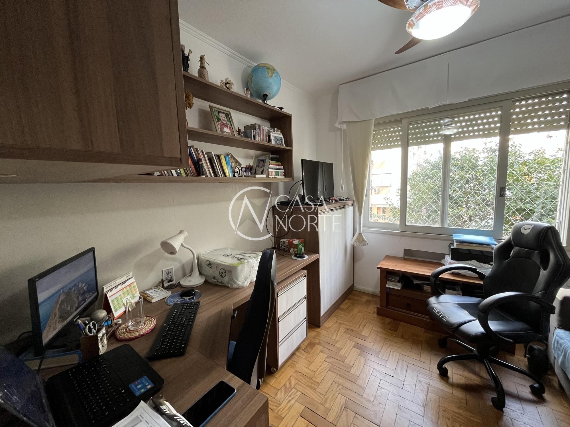 Apartamento à venda com 3 quartos, 101m², 1 suíte, 1 vaga, Rua Carazinho no bairro Petrópolis em Porto Alegre