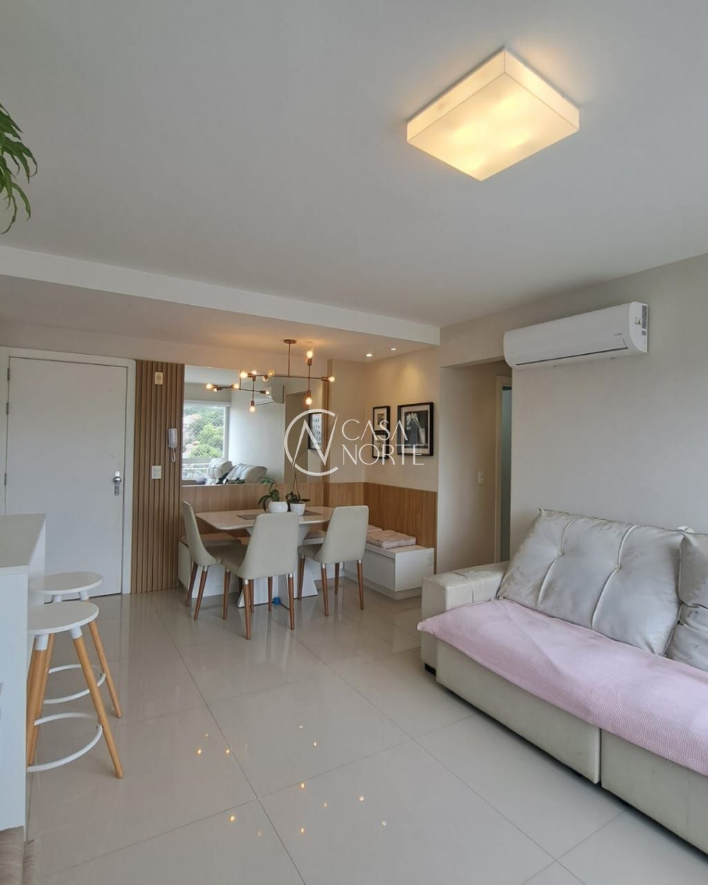 Apartamento à venda com 2 quartos, 60m², 1 suíte, 1 vaga, Rua Fonseca Ramos no bairro Medianeira em Porto Alegre
