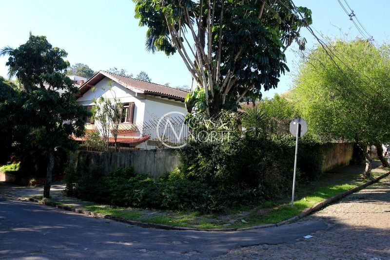 Terreno à venda  com 930m², Rua Porto Seguro no bairro Vila Ipiranga em Porto Alegre