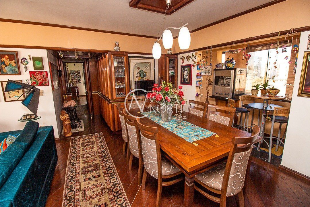 Apartamento à venda com 3 quartos, 108m², 1 vaga, Rua Vinte e Quatro de Outubro no bairro Moinhos de Vento em Porto Alegre