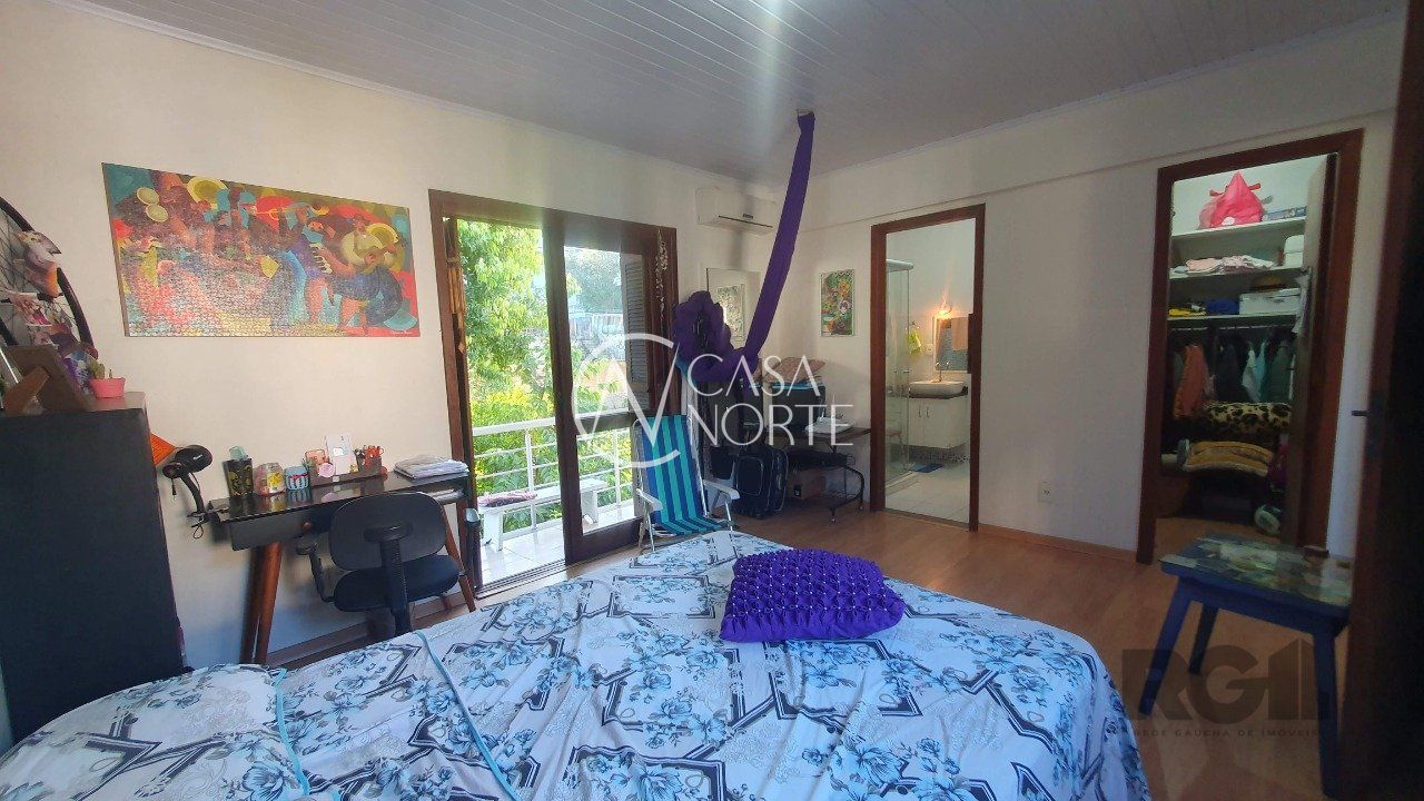 Casa à venda com 3 quartos, 125m², 1 suíte, 2 vagas, Rua São Simão no bairro Bom Jesus em Porto Alegre