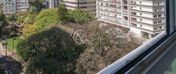 Apartamento à venda com 3 quartos, 208m², 1 suíte, 1 vaga, Rua Ramiro Barcelos no bairro Floresta em Porto Alegre
