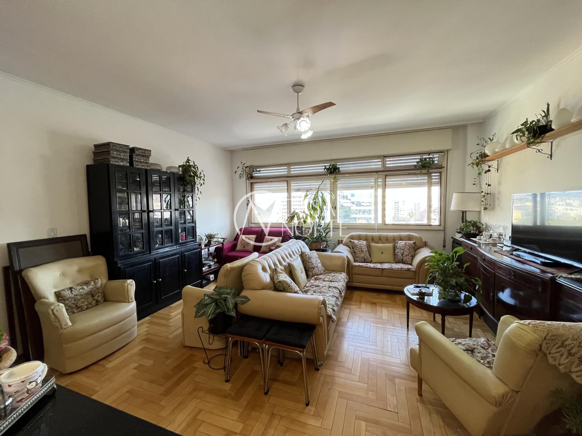 Apartamento à venda com 3 quartos, 106m², 1 suíte, 1 vaga, Rua André Puente no bairro Independência em Porto Alegre