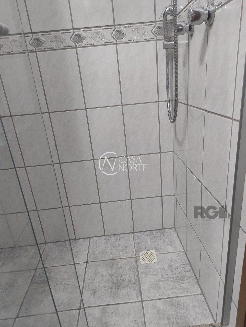 Apartamento à venda com 3 quartos, 72m², 1 suíte, 2 vagas, Rua Gonçalves Dias no bairro Menino Deus em Porto Alegre