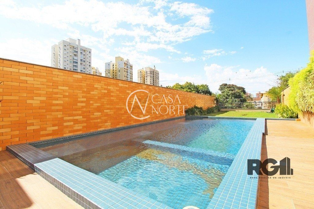 Apartamento à venda com 3 quartos, 83m², 1 suíte, 1 vaga, Rua Roque Calage no bairro Passo da Areia em Porto Alegre