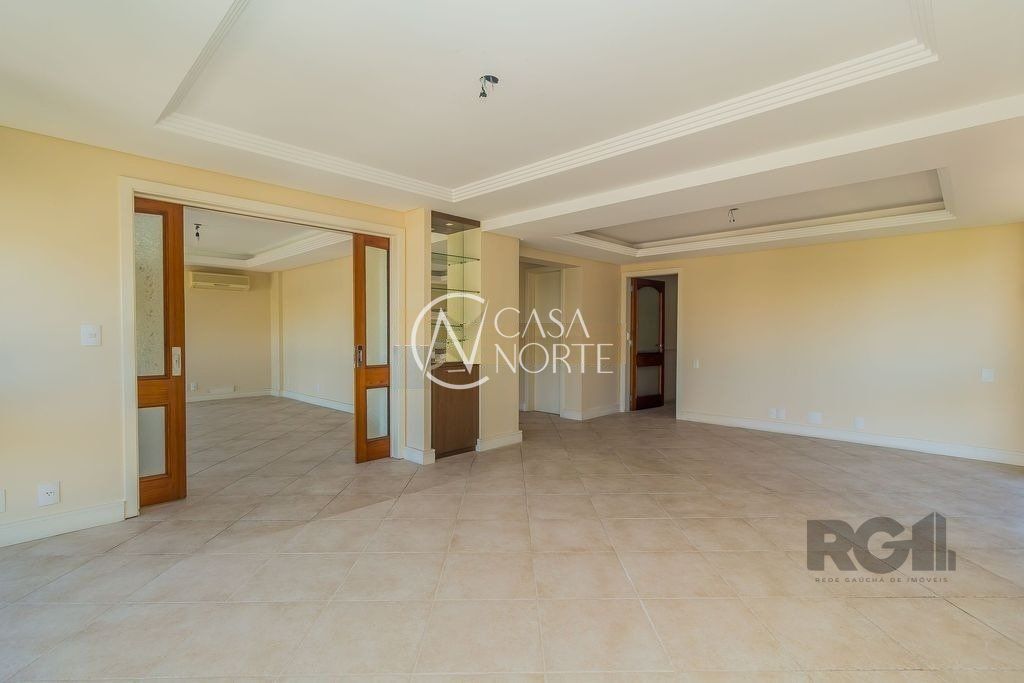 Apartamento à venda com 3 quartos, 197m², 1 suíte, 2 vagas, Rua Pedro Chaves Barcelos no bairro Auxiliadora em Porto Alegre