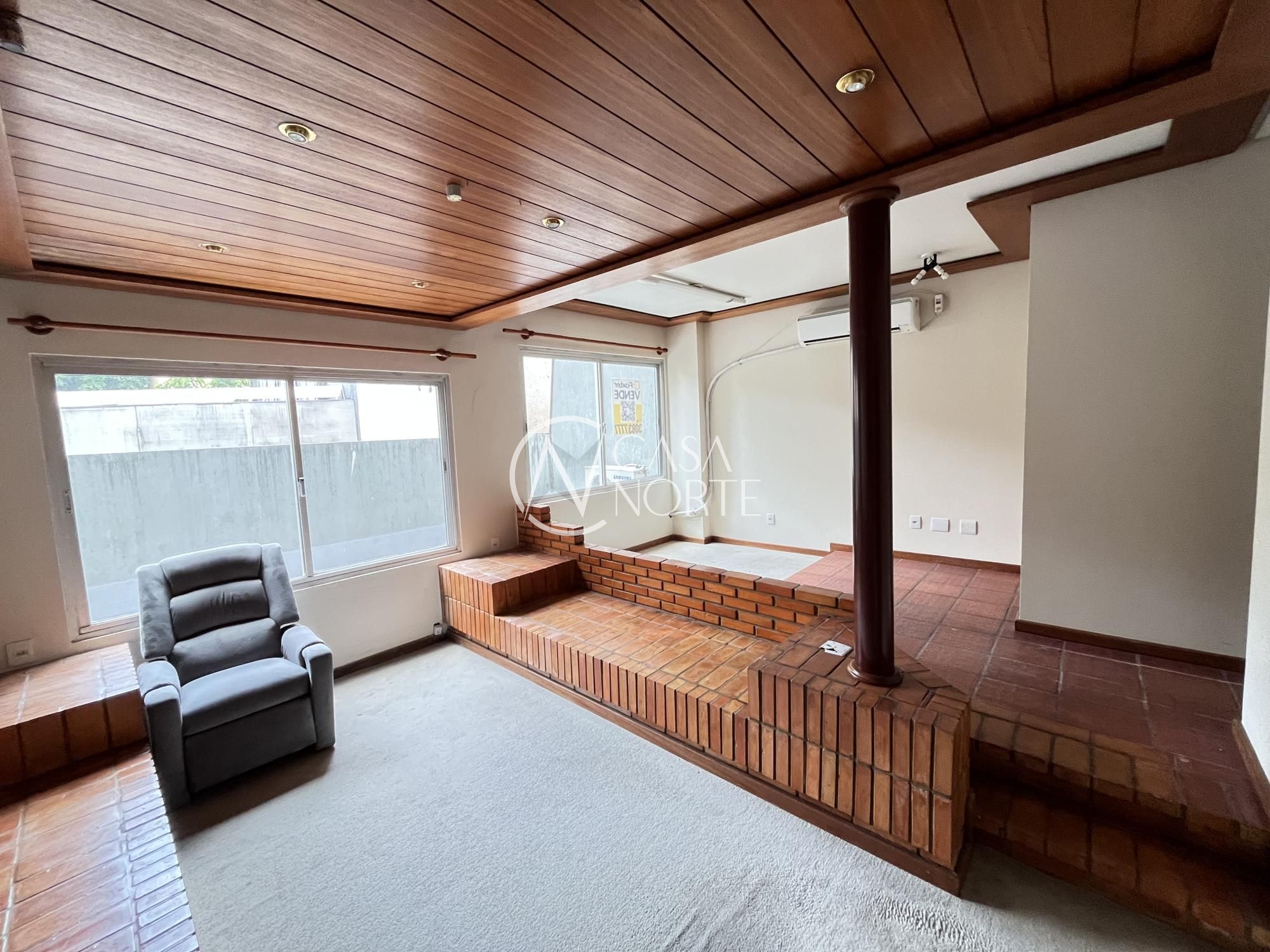 Sala Comercial à venda com 1 quarto, 112m², 1 vaga, Rua Felix da Cunha no bairro Floresta em Porto Alegre