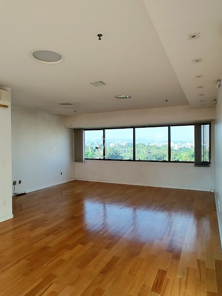 Sala Comercial à venda com 1 quarto, 48m², 1 vaga, Avenida Osvaldo Aranha no bairro Bom Fim em Porto Alegre