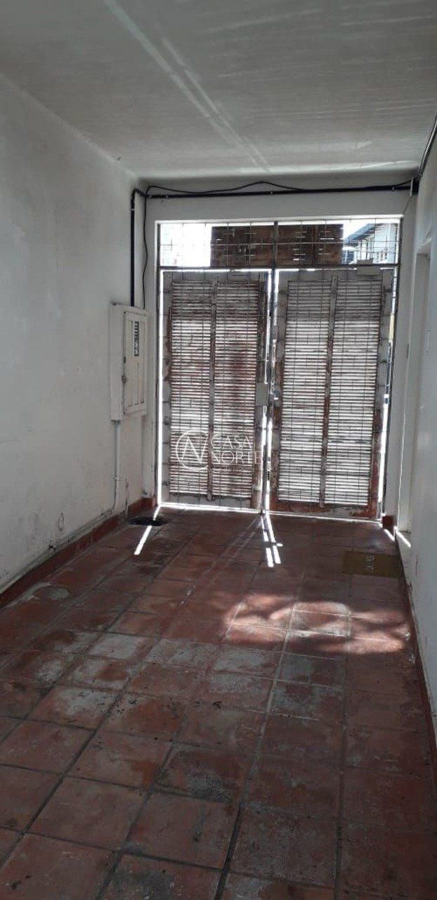 Casa à venda com 4 quartos, 250m², 1 suíte, 3 vagas, Rua Silveiro no bairro Menino Deus em Porto Alegre