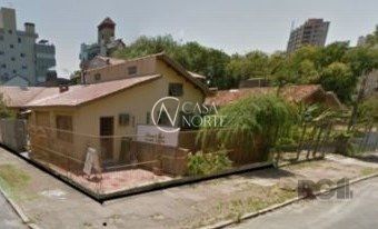 Terreno à venda  com 300m², Rua Carlos Legori no bairro Passo da Areia em Porto Alegre