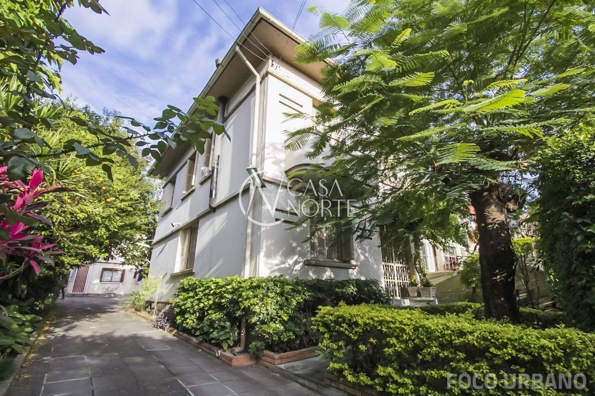 Casa à venda com 4 quartos, 500m², 6 vagas, Rua Silveiro no bairro Menino Deus em Porto Alegre