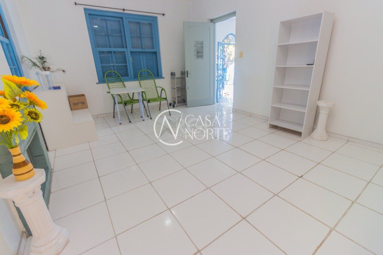 Casa à venda com 3 quartos, 165m², 4 vagas, Rua Julio Lopes dos Santos Sobrinho no bairro Santa Tereza em Porto Alegre