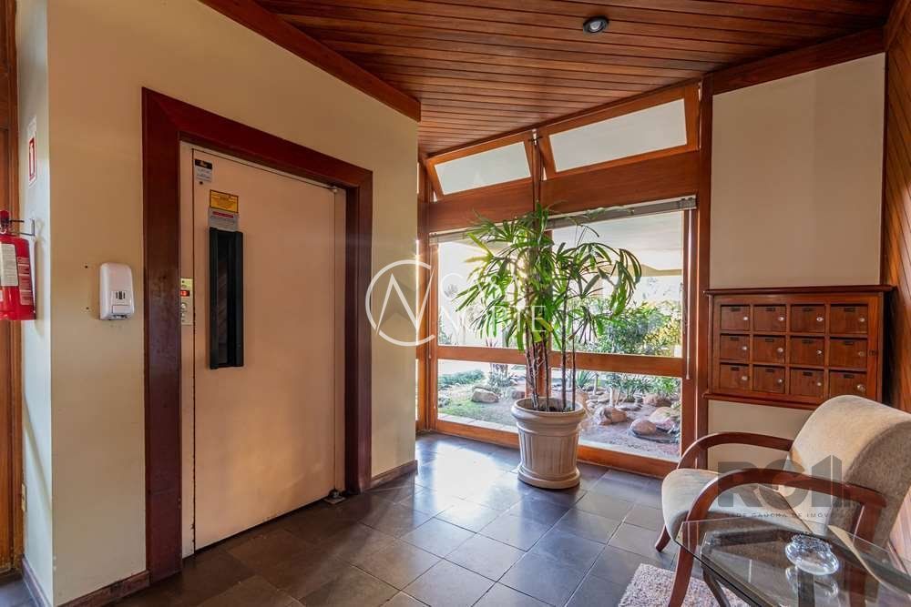 Apartamento à venda com 2 quartos, 92m², 1 suíte, 1 vaga, Avenida Getúlio Vargas no bairro Menino Deus em Porto Alegre