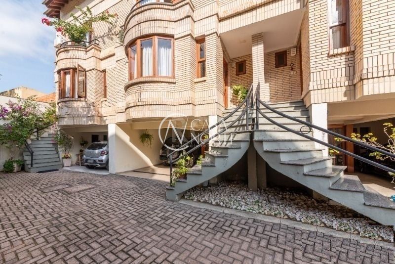 Casa de Condomínio à venda com 3 quartos, 204m², 1 suíte, 2 vagas, Rua Curupaiti no bairro Cristal em Porto Alegre