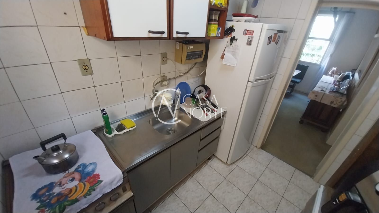 Apartamento à venda com 2 quartos, 77m², 1 vaga, Rua Roque Calage no bairro Passo da Areia em Porto Alegre