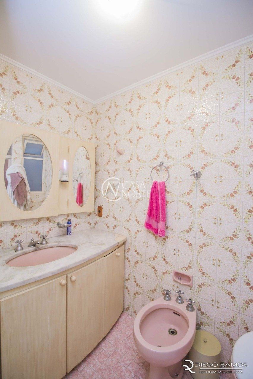 Apartamento à venda com 3 quartos, 96m², 1 vaga, Avenida Getúlio Vargas no bairro Menino Deus em Porto Alegre