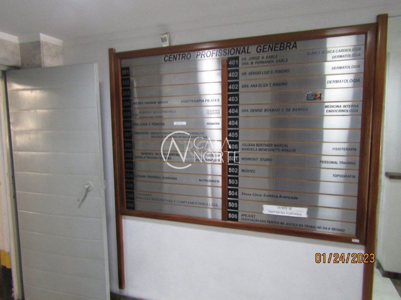 Sala Comercial à venda , 37m², 1 vaga, Avenida Getúlio Vargas no bairro Menino Deus em Porto Alegre