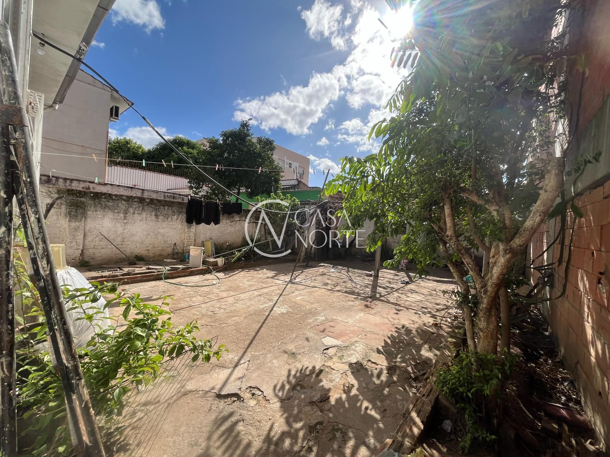 Casa à venda com 3 quartos, 281m², 1 suíte, 2 vagas, Rua Vicente da Fontoura no bairro Rio Branco em Porto Alegre