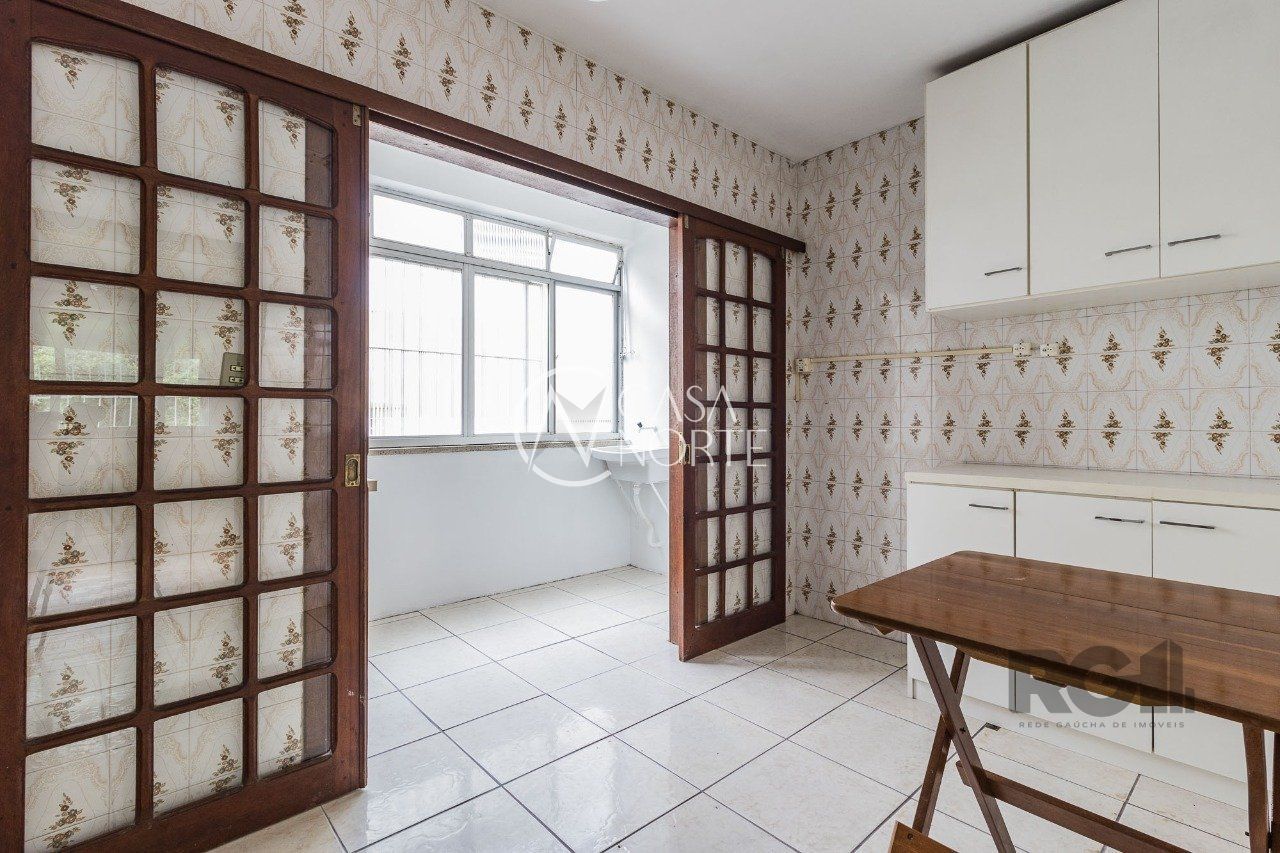 Apartamento à venda com 3 quartos, 77m², 1 vaga, Rua Engenheiro Antônio Carlos Tibiriçá no bairro Petrópolis em Porto Alegre