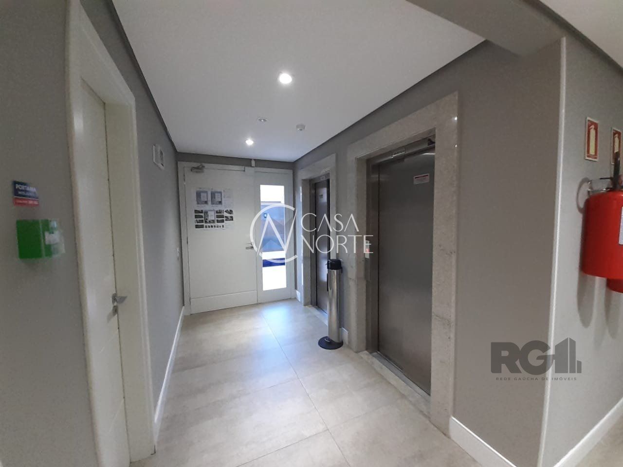 Apartamento à venda com 3 quartos, 142m², 1 suíte, 2 vagas, Rua Doutor Pereira Neto no bairro Tristeza em Porto Alegre