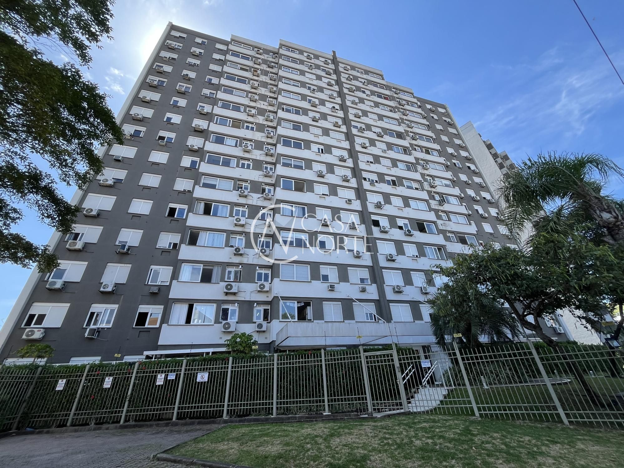 Apartamento à venda com 2 quartos, 59m², 1 suíte, 1 vaga, Rua Augusto Severo no bairro São João em Porto Alegre
