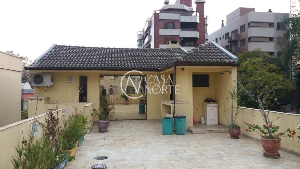 Casa à venda com 5 quartos, 300m², 1 suíte, Rua Casemiro de Abreu no bairro Bela Vista em Porto Alegre