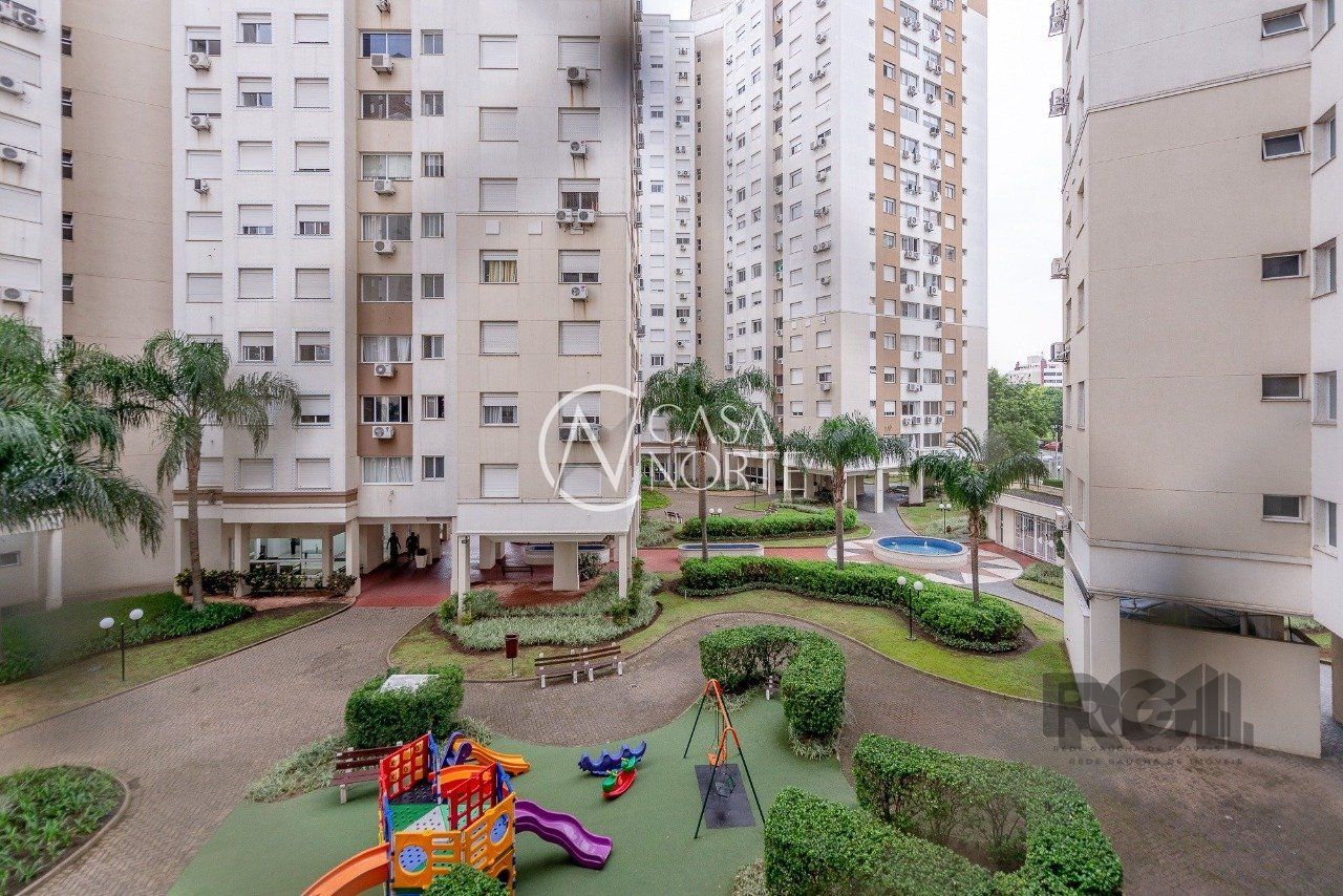 Apartamento à venda com 3 quartos, 65m², 1 suíte, 1 vaga, Avenida Dom Cláudio José Gonçalves Ponce de Leão no bairro Vila Ipiranga em Porto Alegre