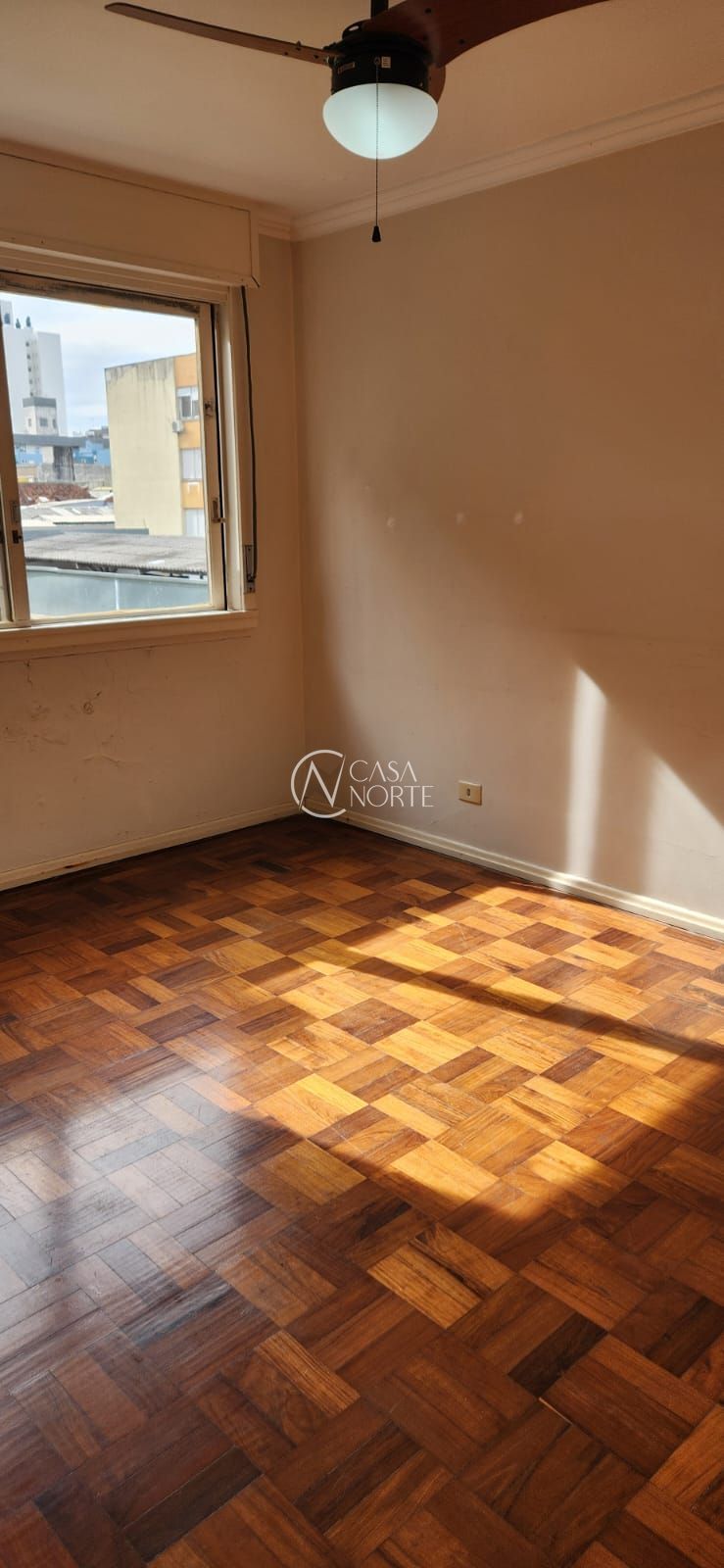 Apartamento à venda com 3 quartos, 104m², 1 suíte, 1 vaga, Rua São Manoel no bairro Santana em Porto Alegre