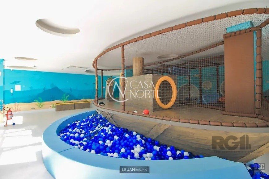 Apartamento à venda com 2 quartos, 56m², 1 suíte, 1 vaga, Rua Jerônymo Zelmanovitz no bairro São Sebastião em Porto Alegre