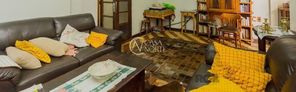 Casa à venda com 4 quartos, 150m², 1 suíte, 1 vaga, Avenida Palmeira no bairro Petrópolis em Porto Alegre