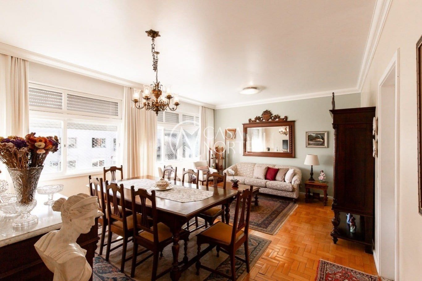 Apartamento à venda com 3 quartos, 114m², 1 vaga, Rua Mostardeiro no bairro Moinhos de Vento em Porto Alegre