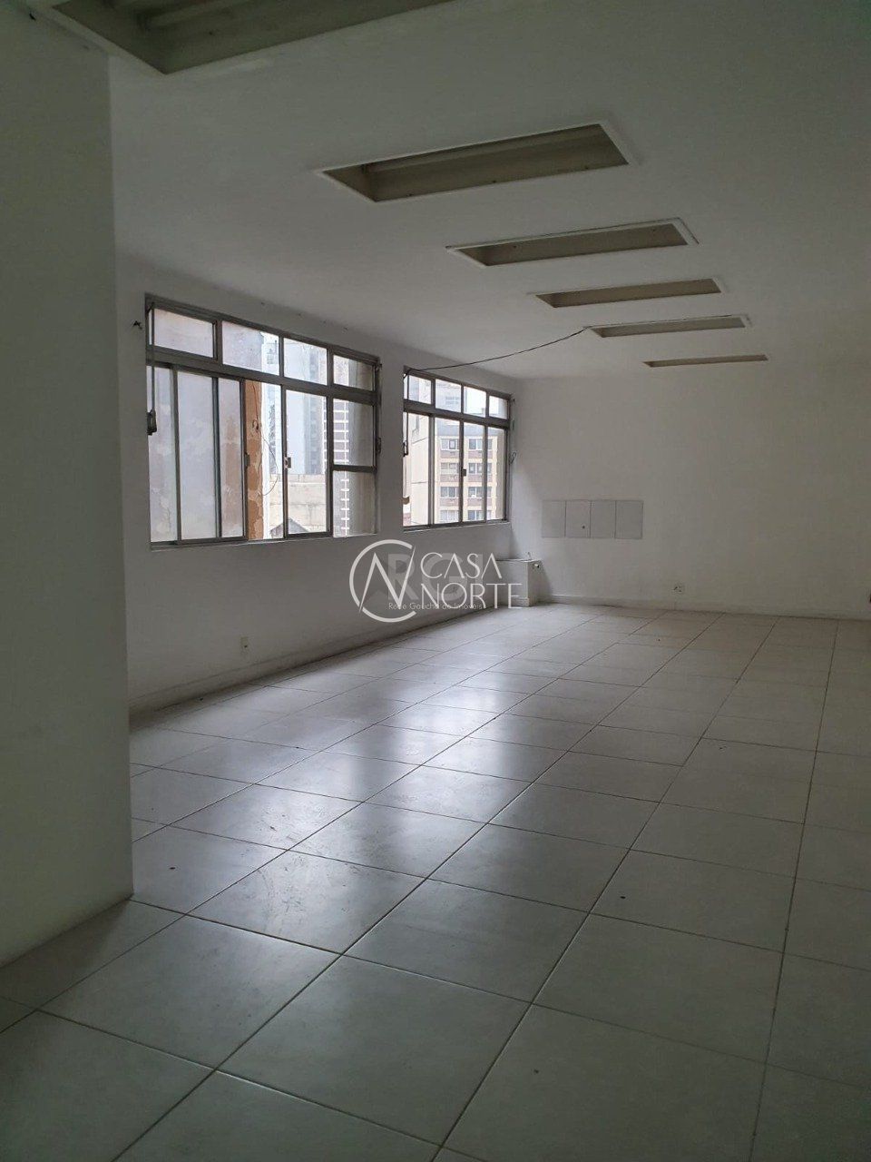 Sala Comercial à venda , 157m², Avenida Otavio Rocha no bairro Centro Histórico em Porto Alegre