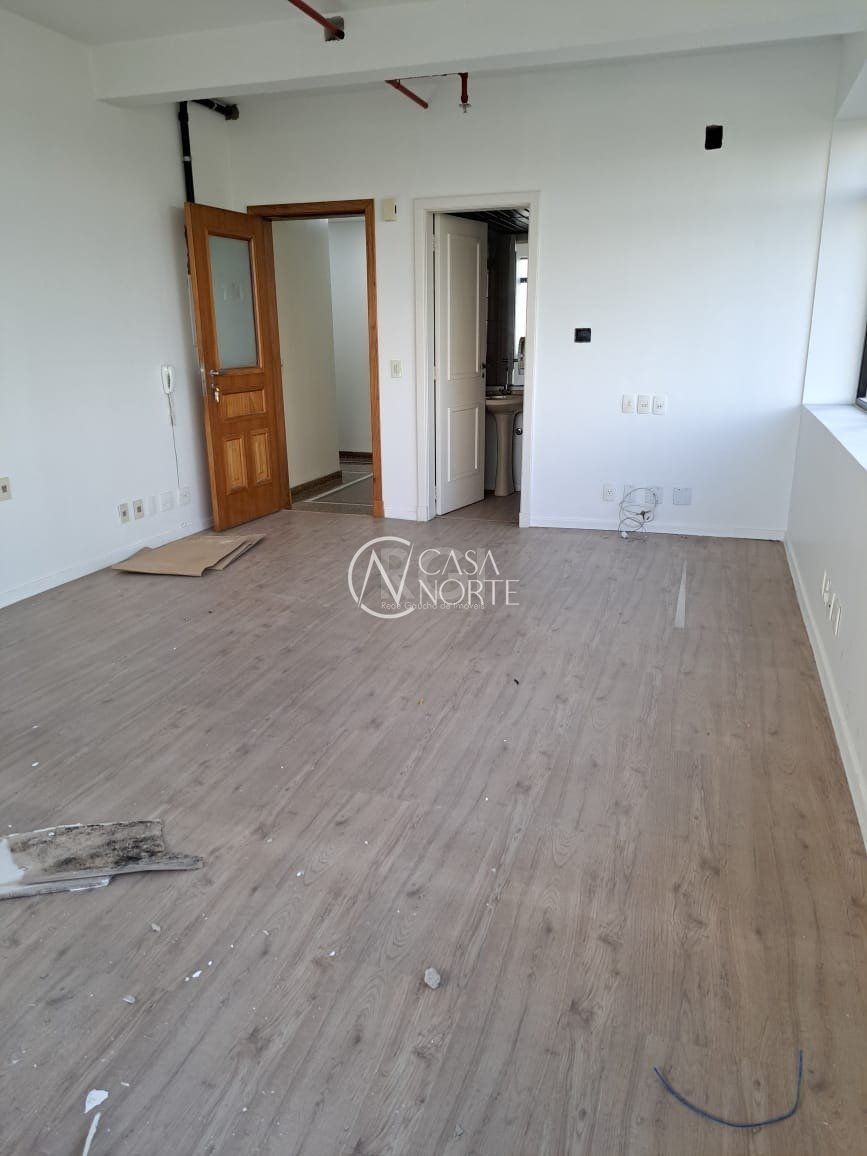 Sala Comercial à venda , 32m², Avenida Carlos Gomes no bairro Auxiliadora em Porto Alegre