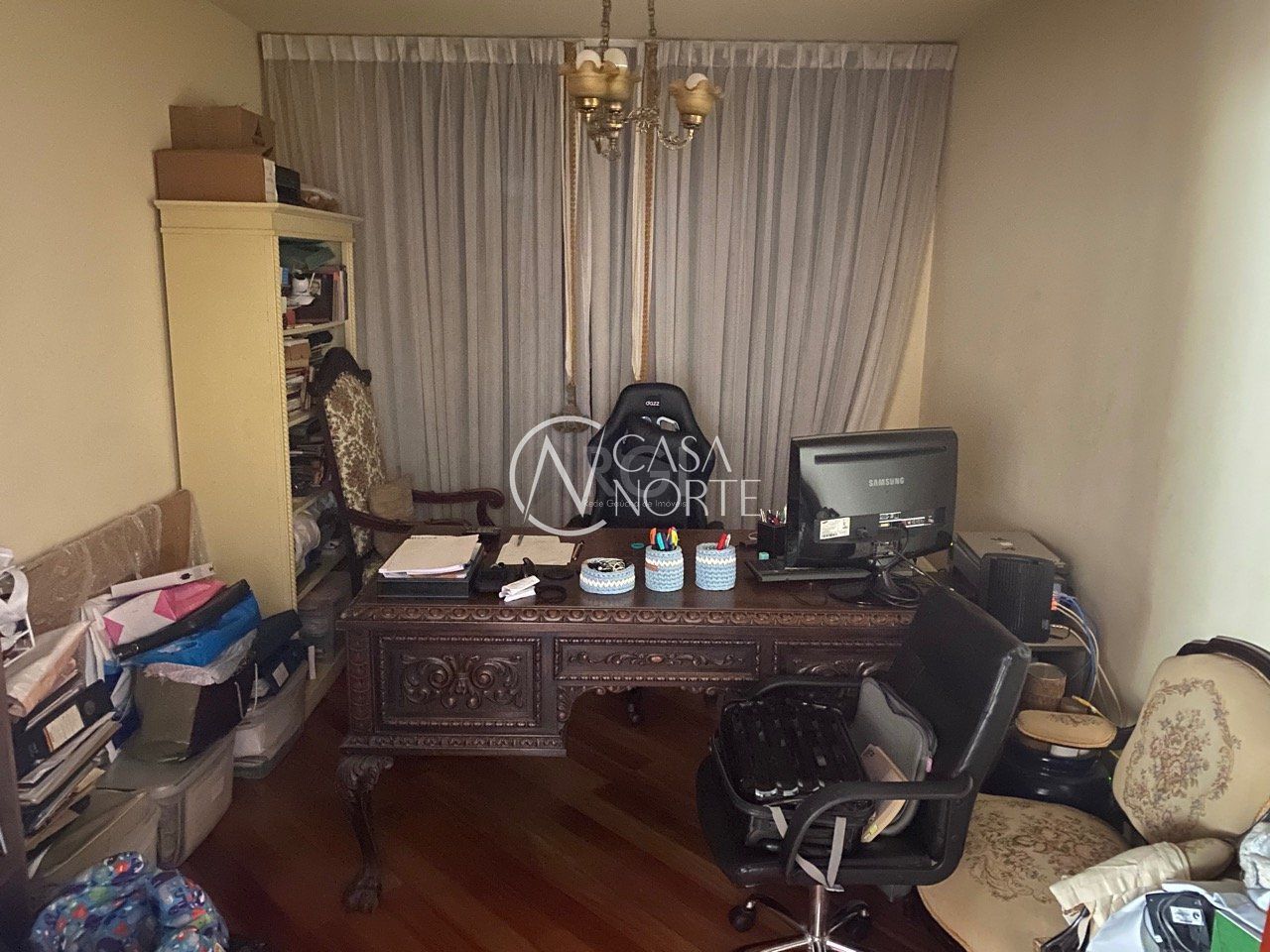 Casa à venda com 4 quartos, 378m², 1 suíte, 2 vagas, Rua Miracema no bairro Chácara das Pedras em Porto Alegre