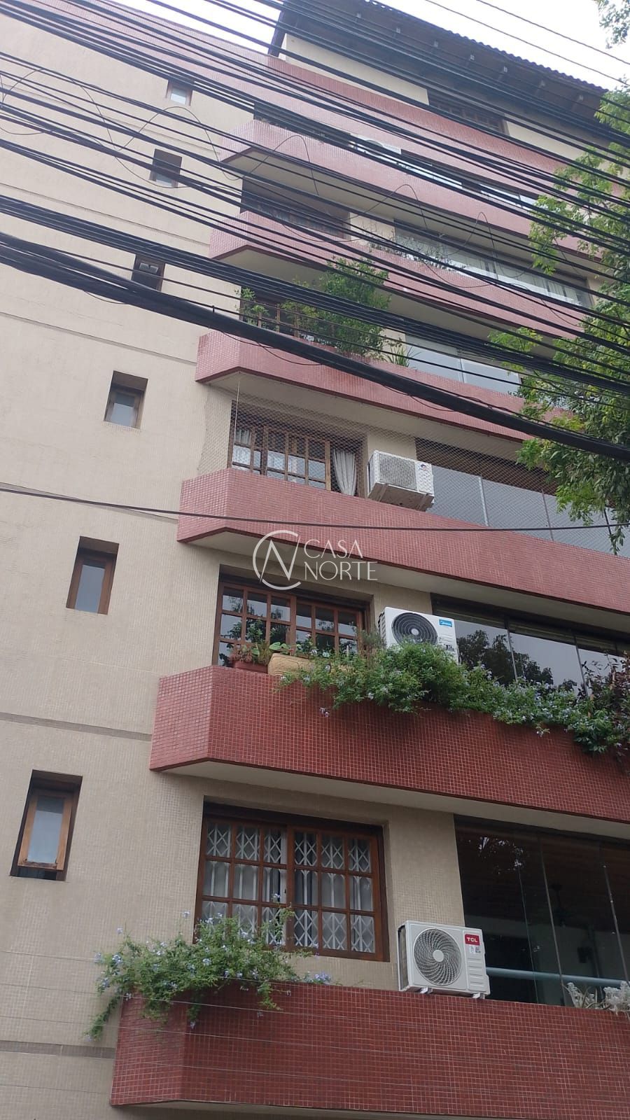 Apartamento à venda com 3 quartos, 135m², 1 suíte, Rua Domingos Crescêncio no bairro Santana em Porto Alegre