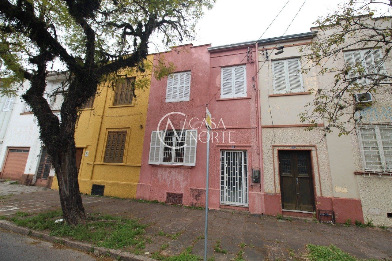 Casa à venda com 3 quartos, 146m², Rua Dom João Vi no bairro Medianeira em Porto Alegre
