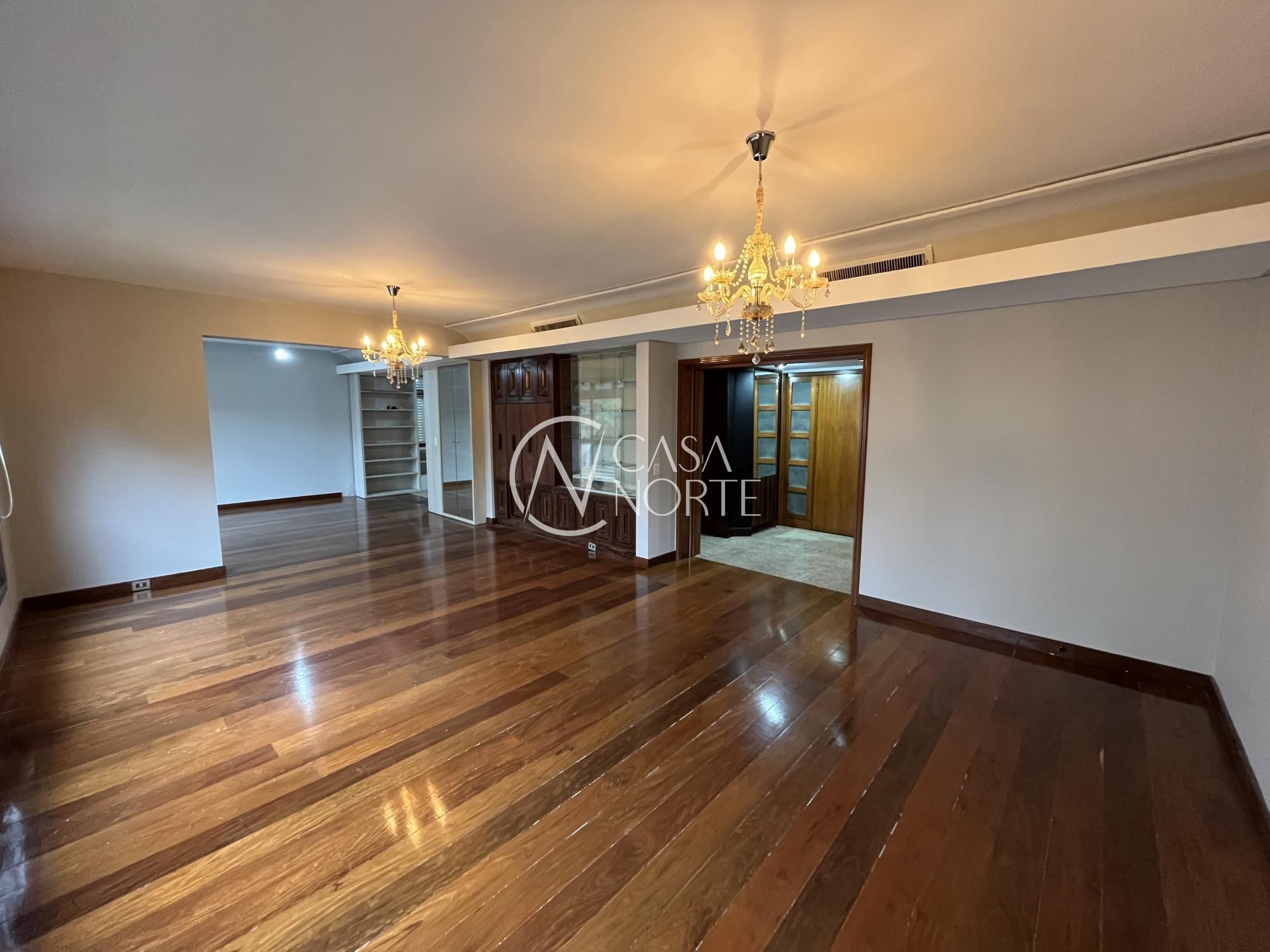 Apartamento à venda com 3 quartos, 250m², 1 suíte, 2 vagas, Rua Santa Terezinha no bairro Farroupilha em Porto Alegre