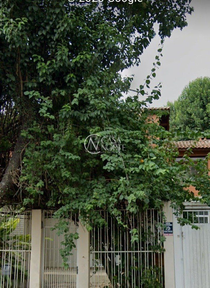 Casa à venda com 4 quartos, 153m², 2 vagas, Rua Luiz Cosme no bairro Passo da Areia em Porto Alegre