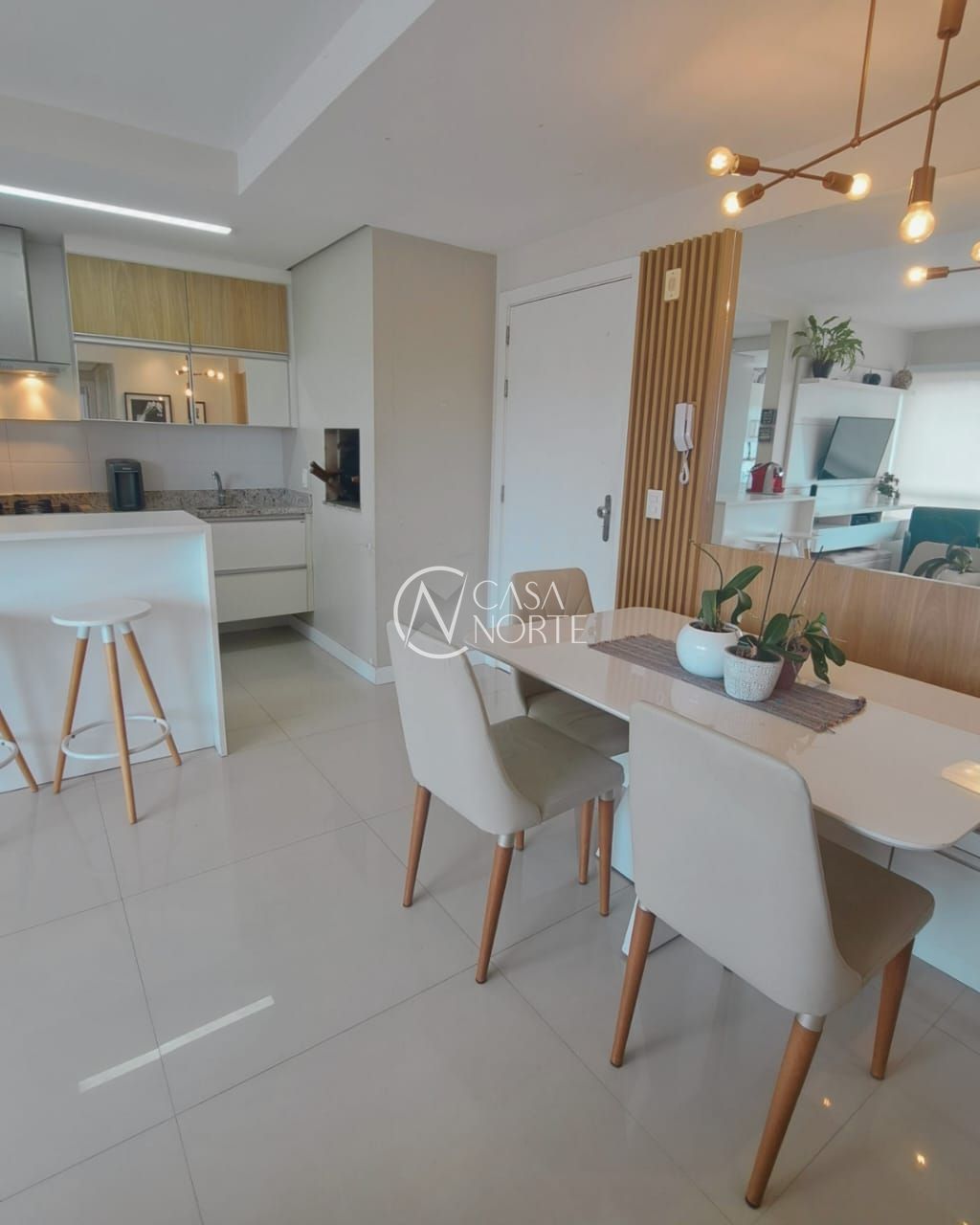 Apartamento à venda com 2 quartos, 60m², 1 suíte, 1 vaga, Rua Fonseca Ramos no bairro Medianeira em Porto Alegre