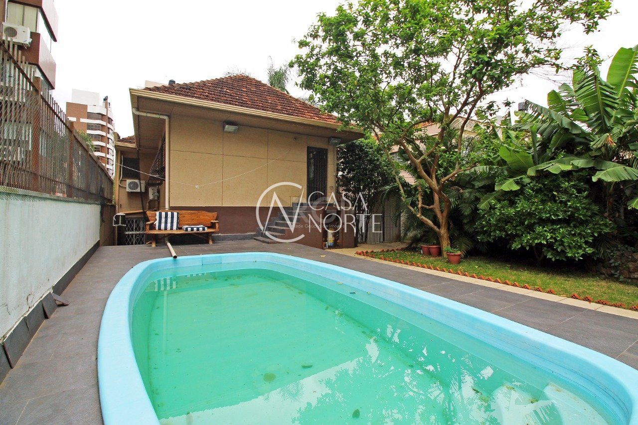 Casa à venda com 3 quartos, 464m², 1 suíte, 3 vagas, Avenida Lageado no bairro Petrópolis em Porto Alegre