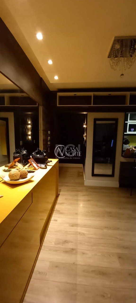 Apartamento à venda com 2 quartos, 75m², 1 suíte, 2 vagas, Rua Lasar Segall no bairro São Sebastião em Porto Alegre